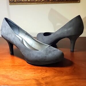 Kelly & Katie Grey Suede Pumps